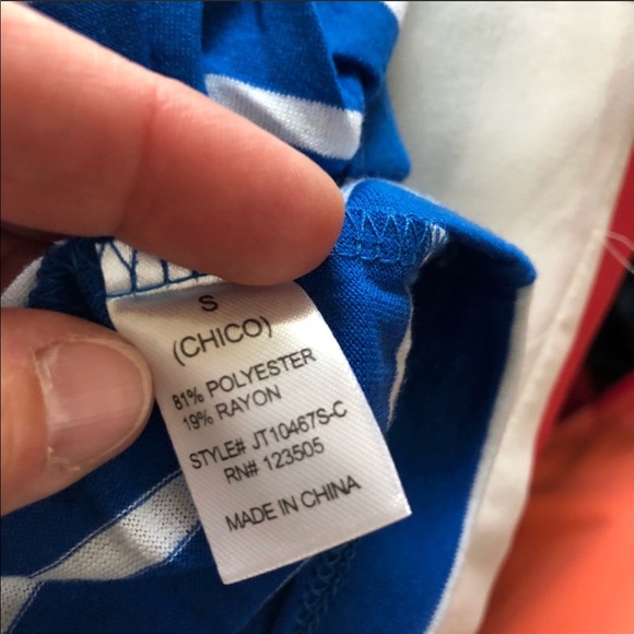 💥Just $1 Bundled💥 Heart and Hips T-shirt  S - Picture 4 of 8